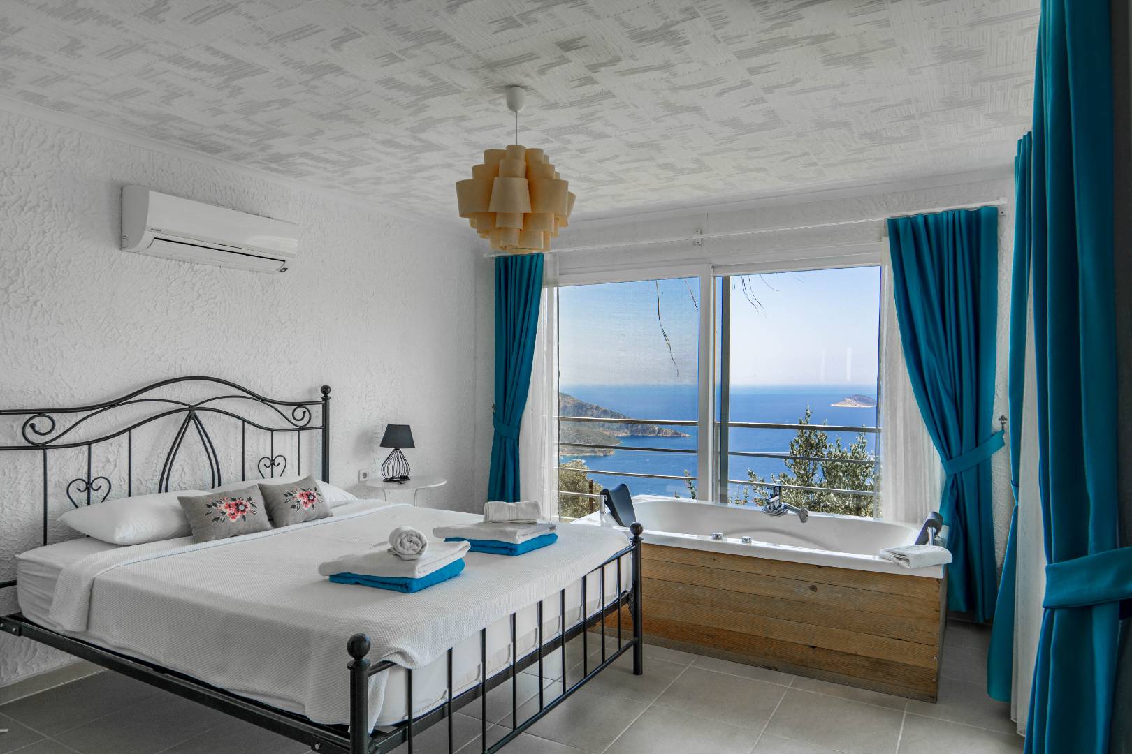 Kalkan Kördere'de Deniz Manzaralı, Özel Havuzlu, Balayı Villası