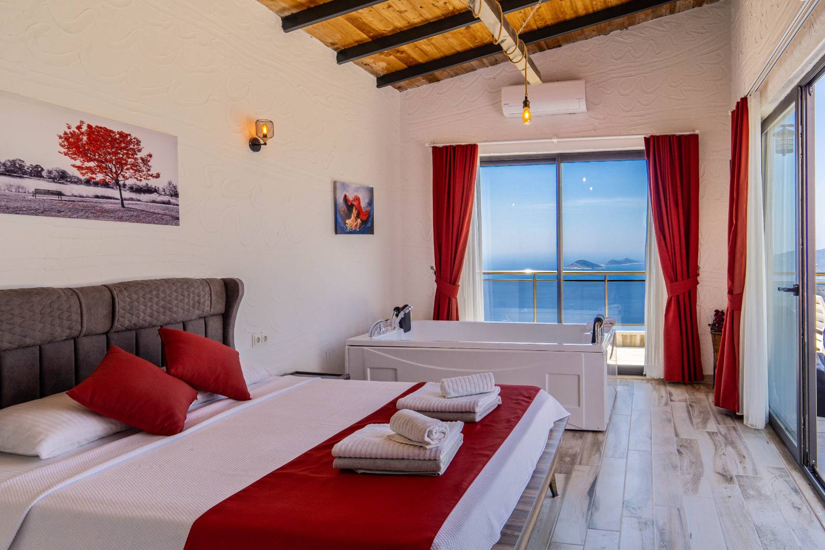 Kaş Bezirgan'da Balayı Çiftlerine Uygun, Özel Havuzlu, Kiralık Villa
