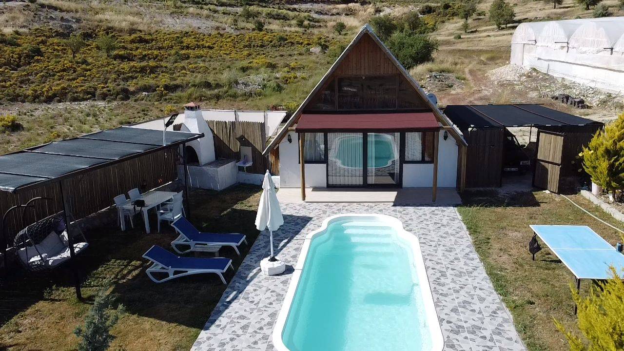 Kalkan Sarıbelen'de Doğa İçerisinde, Özel Havuzlu, Jakuzili Bungalov