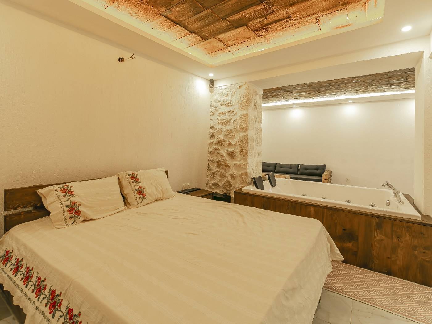 Kaş İslamlar'da Huzurlu Doğada, Özel Havuzlu, Jakuzili Villa