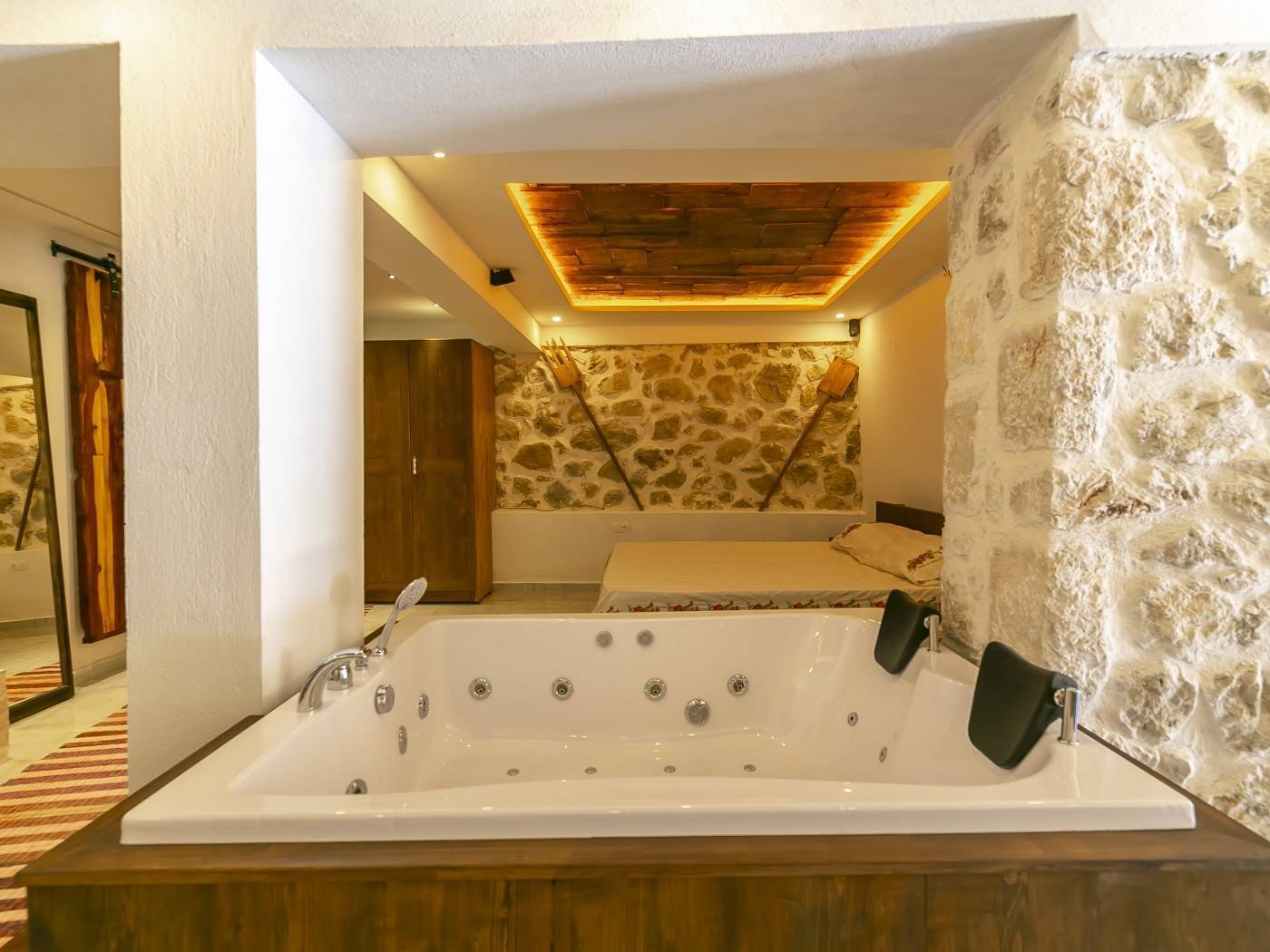 Kaş İslamlar'da Huzurlu Doğada, Özel Havuzlu, Jakuzili Villa