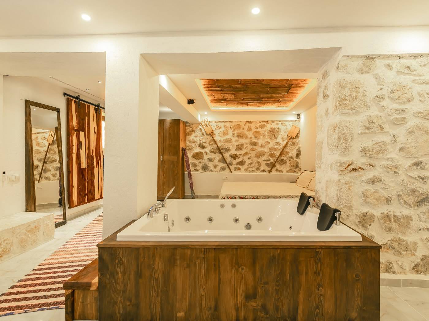 Kaş İslamlar'da Huzurlu Doğada, Özel Havuzlu, Jakuzili Villa