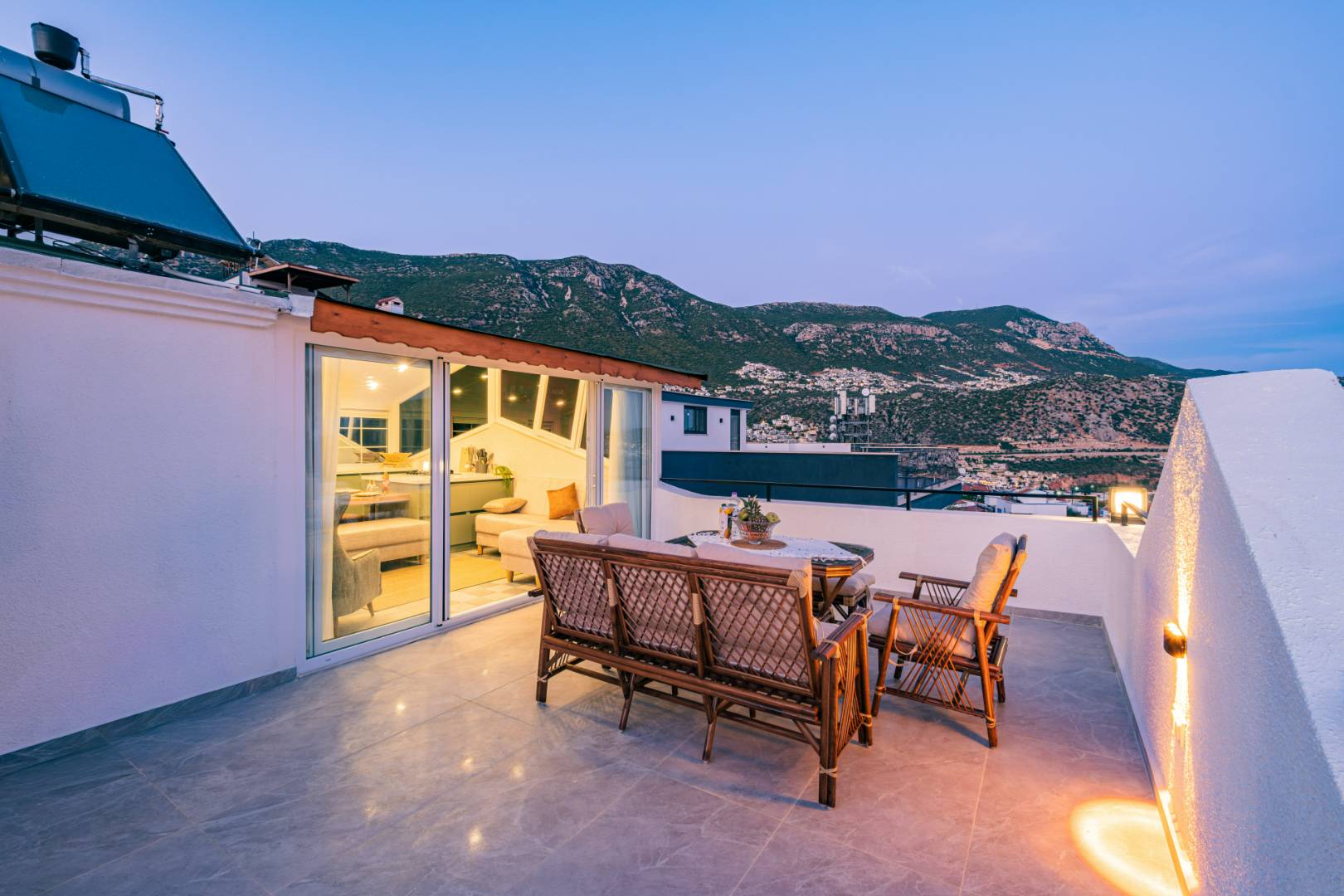 Kaş Kalkan'da Merkezi Konumda, Özel Havuzlu, Dubleks Daire