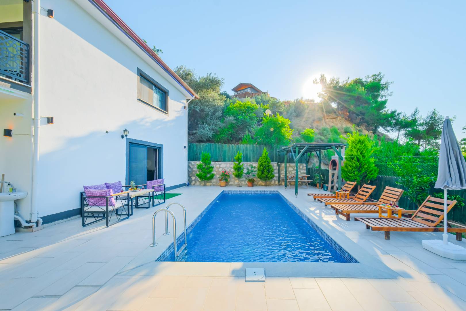 Kaş Aklar'da Doğa Manzaralı, Özel Havuzlu, Konforlu Villa