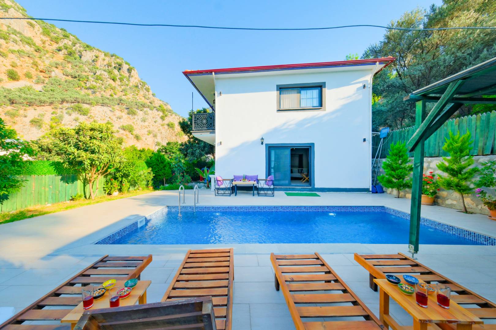 Kaş Aklar'da Doğa Manzaralı, Özel Havuzlu, Konforlu Villa