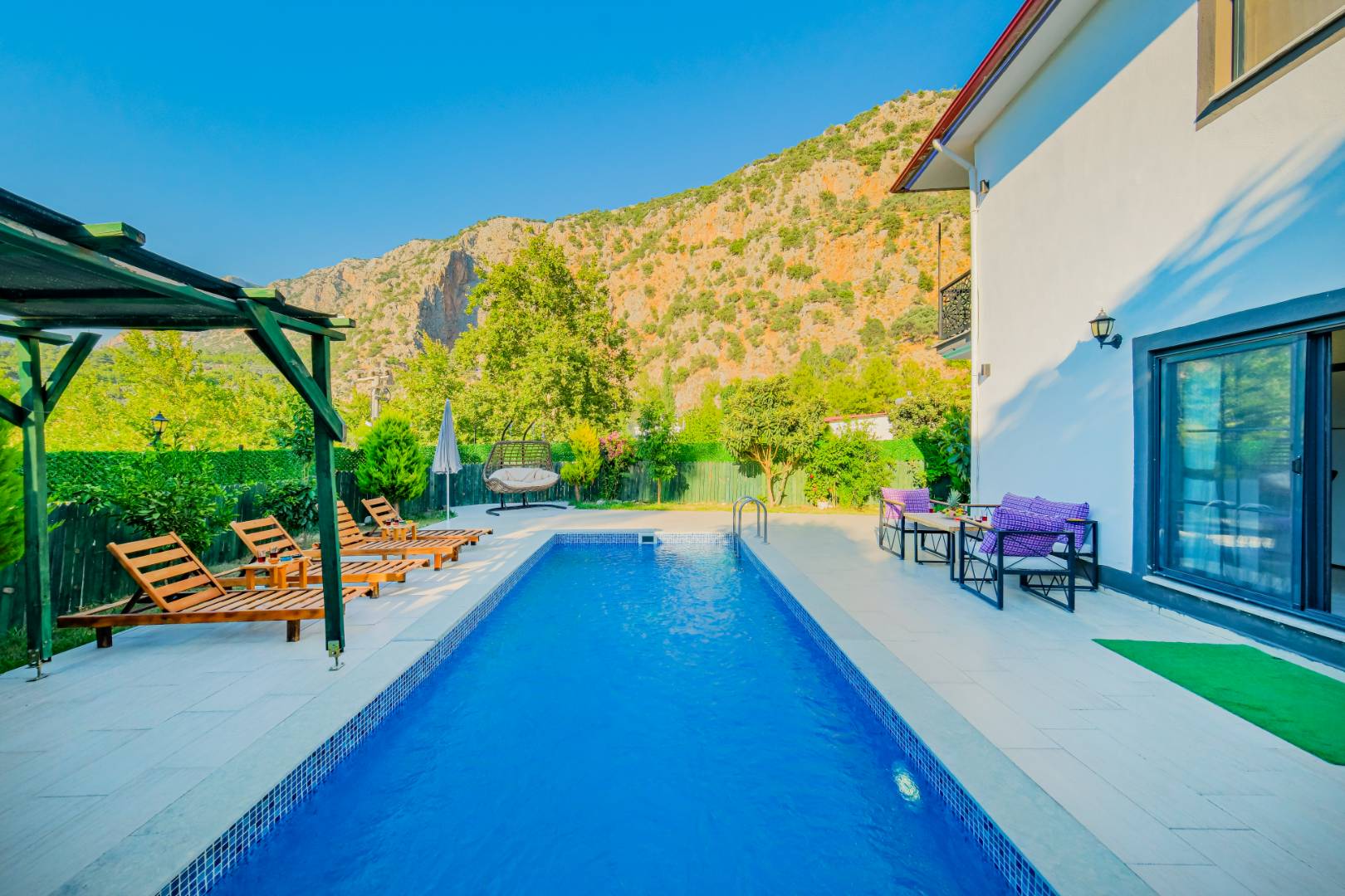 Kaş Aklar'da Doğa Manzaralı, Özel Havuzlu, Konforlu Villa