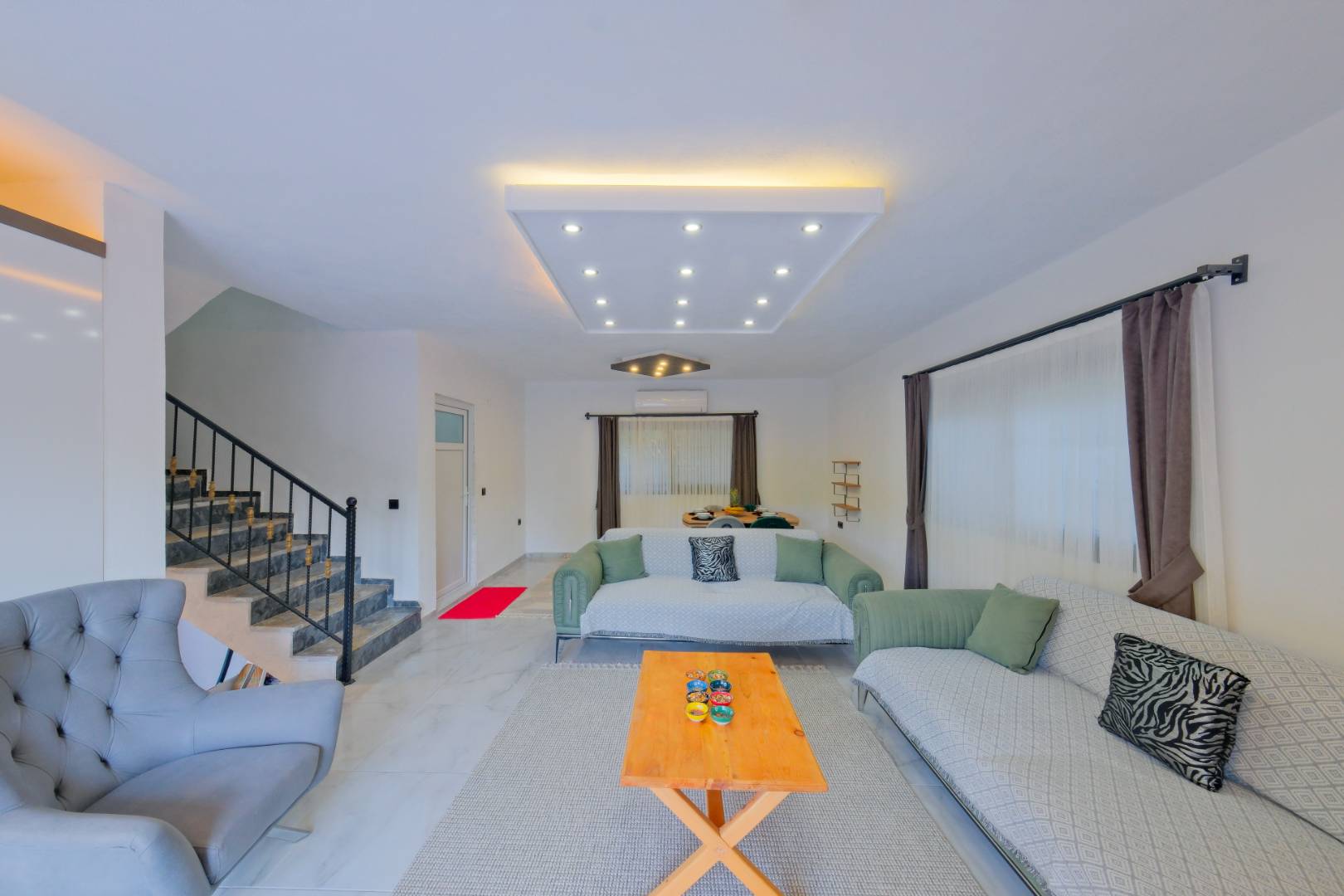 Kaş Aklar'da Doğa Manzaralı, Özel Havuzlu, Konforlu Villa