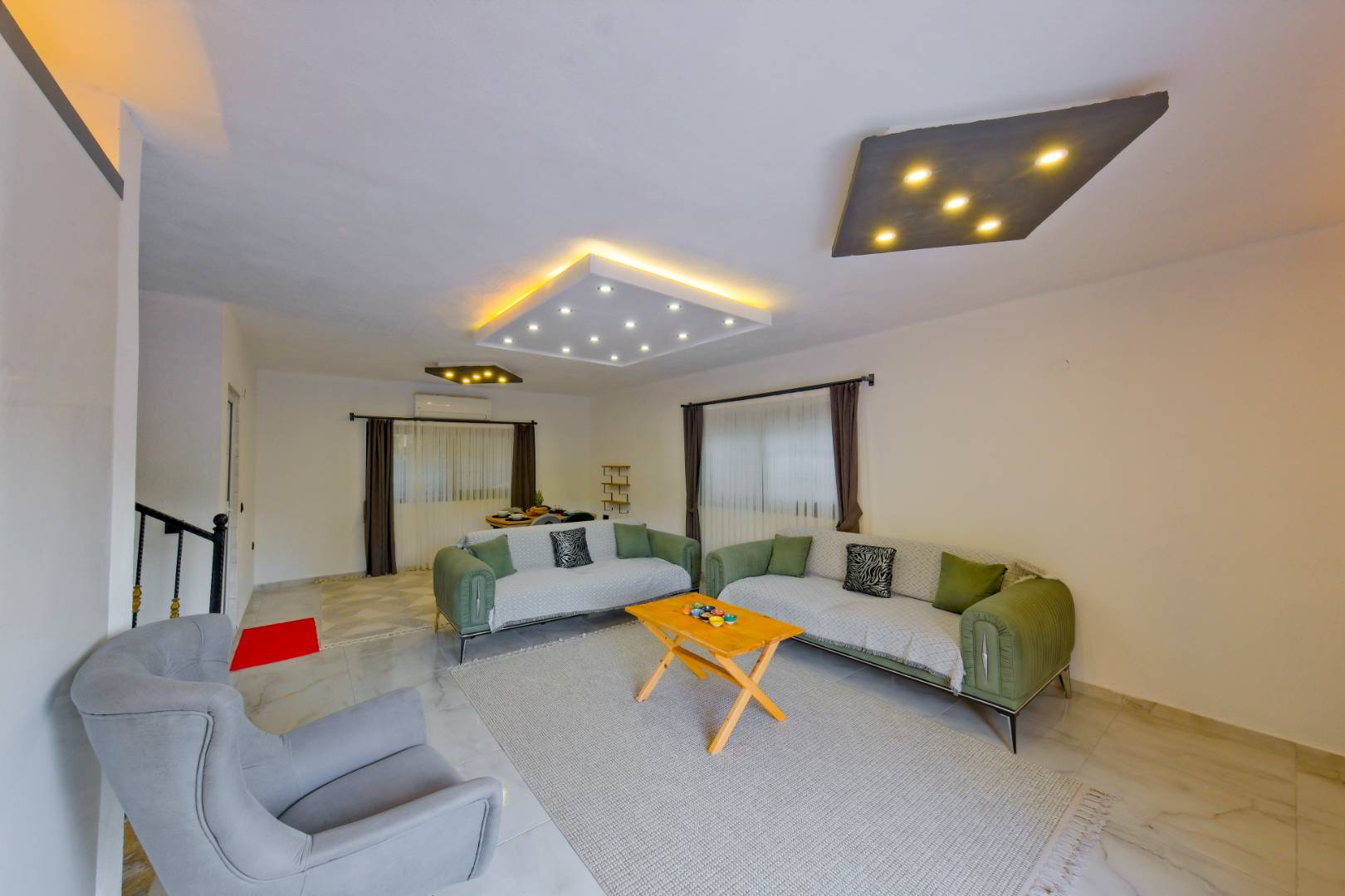 Kaş Aklar'da Doğa Manzaralı, Özel Havuzlu, Konforlu Villa