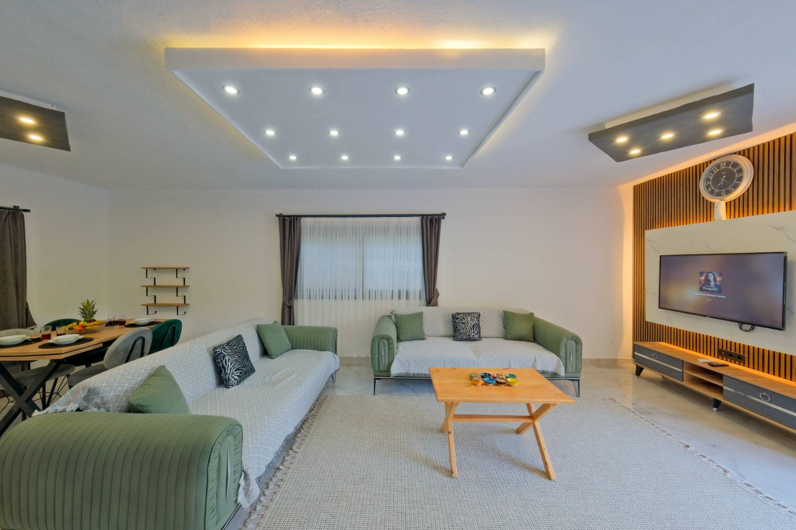 Kaş Aklar'da Doğa Manzaralı, Özel Havuzlu, Konforlu Villa