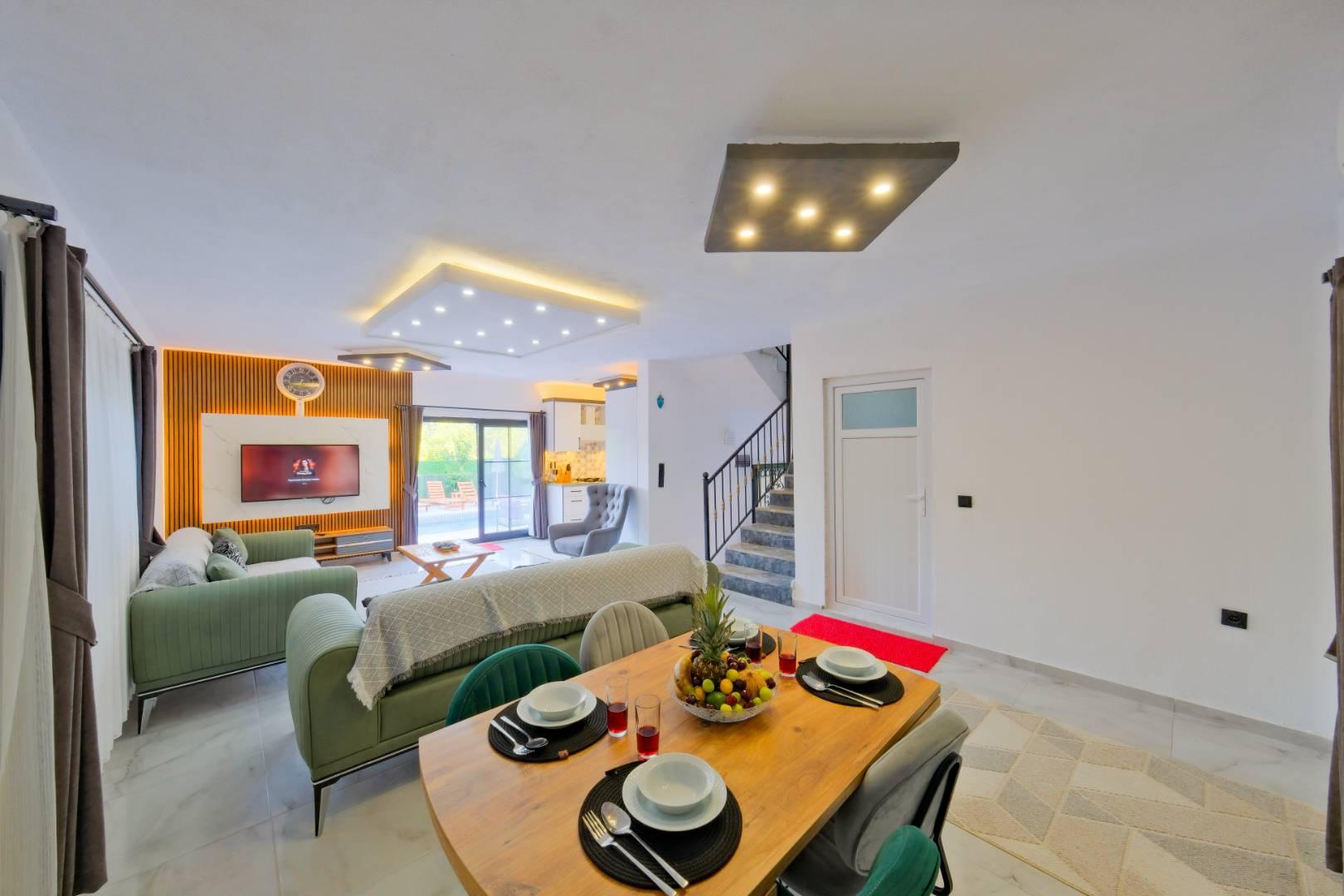 Kaş Aklar'da Doğa Manzaralı, Özel Havuzlu, Konforlu Villa