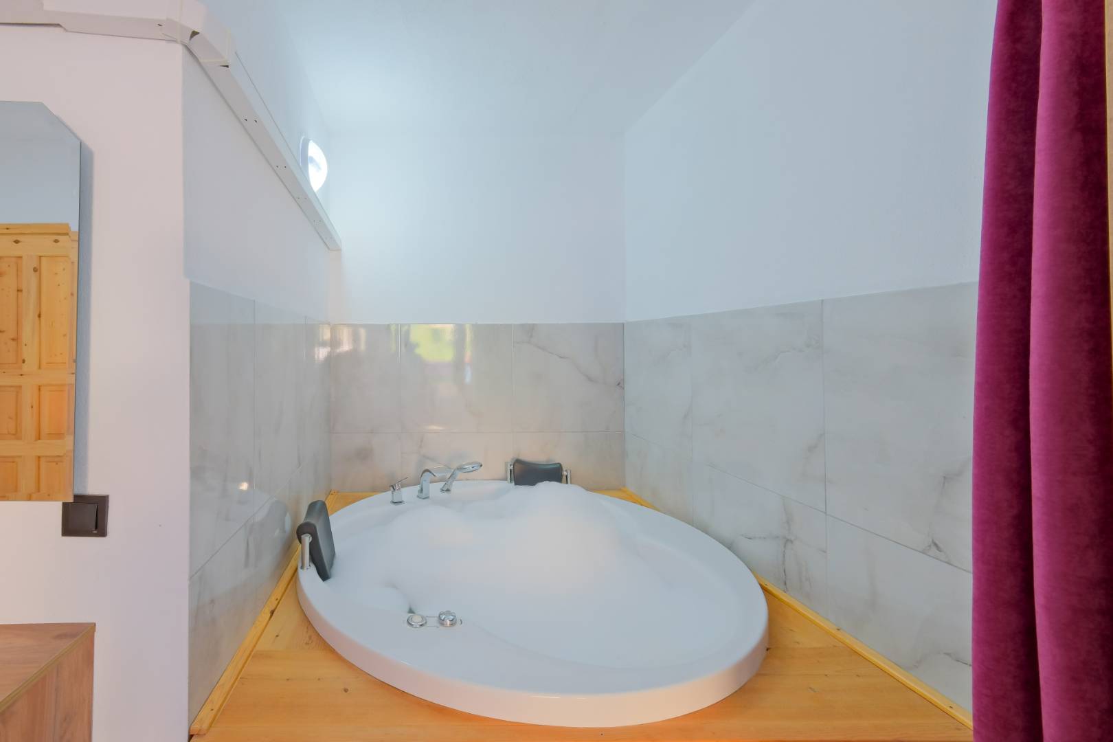 Kaş Aklar'da Doğa Manzaralı, Özel Havuzlu, Konforlu Villa