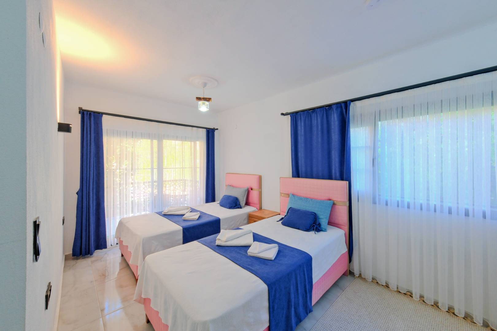 Kaş Aklar'da Doğa Manzaralı, Özel Havuzlu, Konforlu Villa