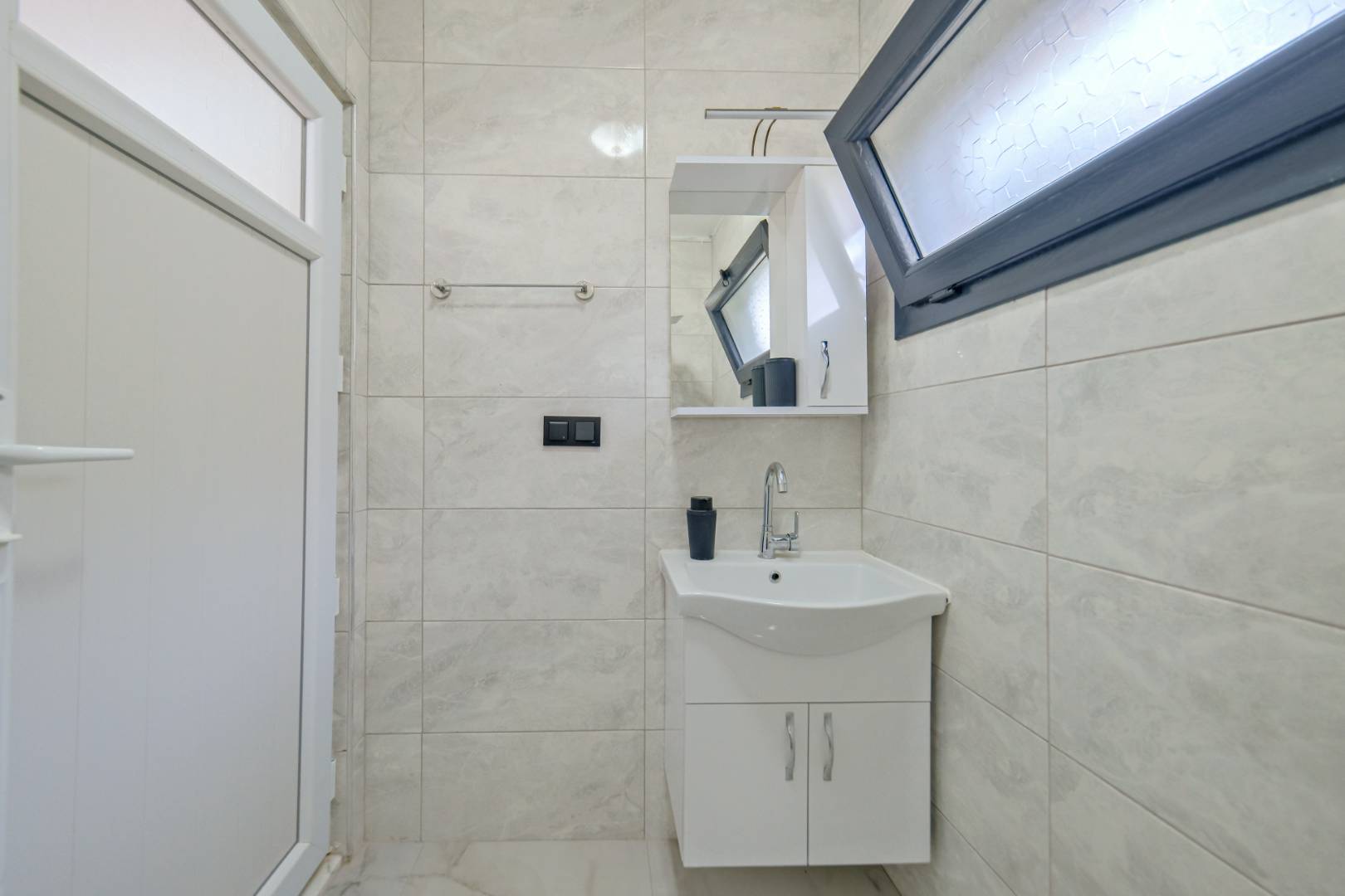 Kaş Aklar'da Doğa Manzaralı, Özel Havuzlu, Konforlu Villa