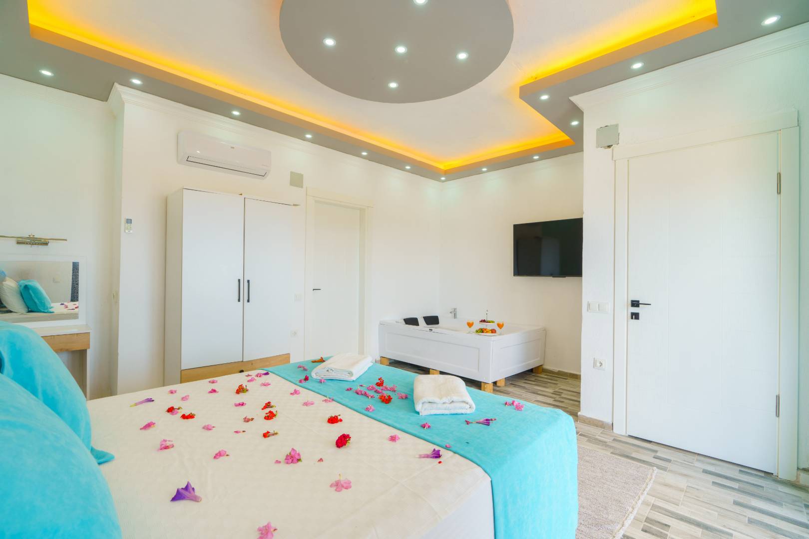 Kaş Aklar'da Enfes Doğa İçerisinde, Özel Havuzlu, 2+1 Villa