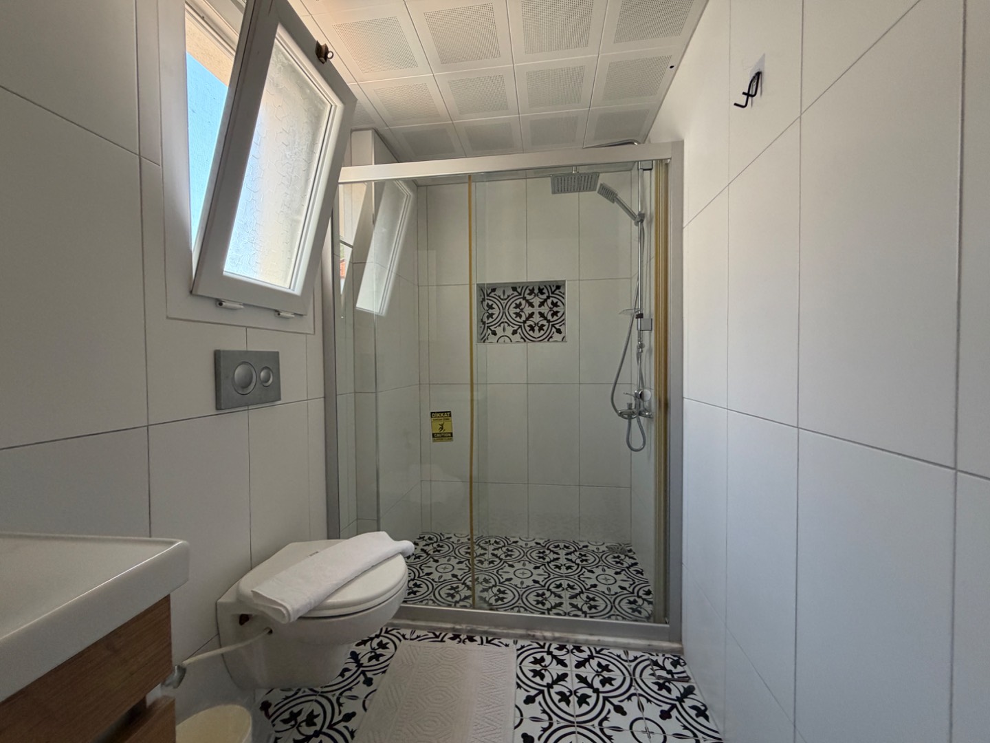 Kaş Andifli'de Çekirdek Ailelere Uygun, 2+1, Kiralık Apart