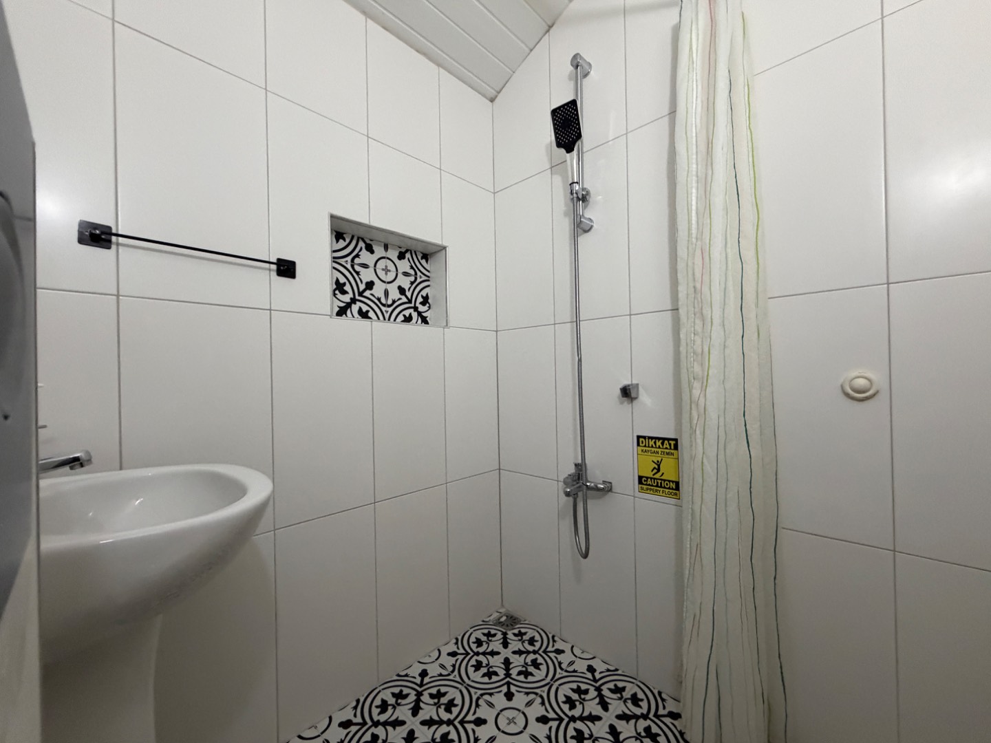 Kaş Andifli'de Çekirdek Ailelere Uygun, 2+1, Kiralık Apart