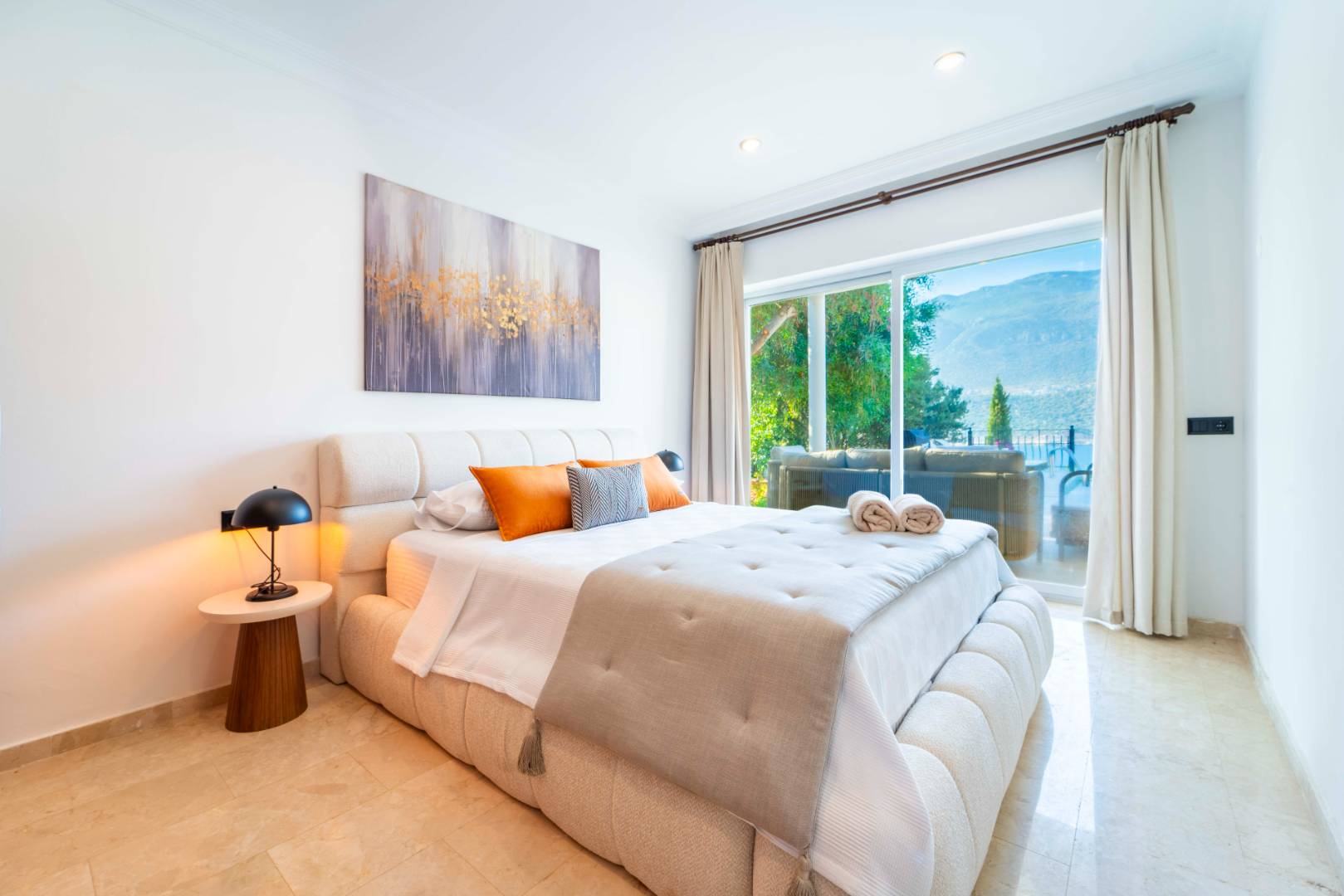 Kaş Andifli'de Denize Sıfır, Özel Havuzlu, Geniş Villa