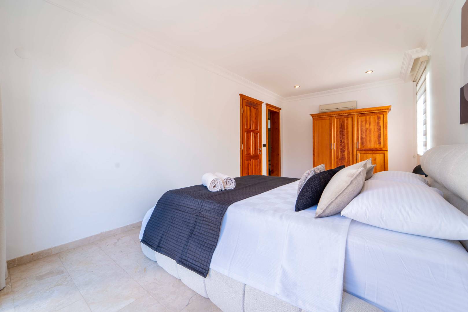 Kaş Andifli'de Denize Sıfır, Özel Havuzlu, Geniş Villa