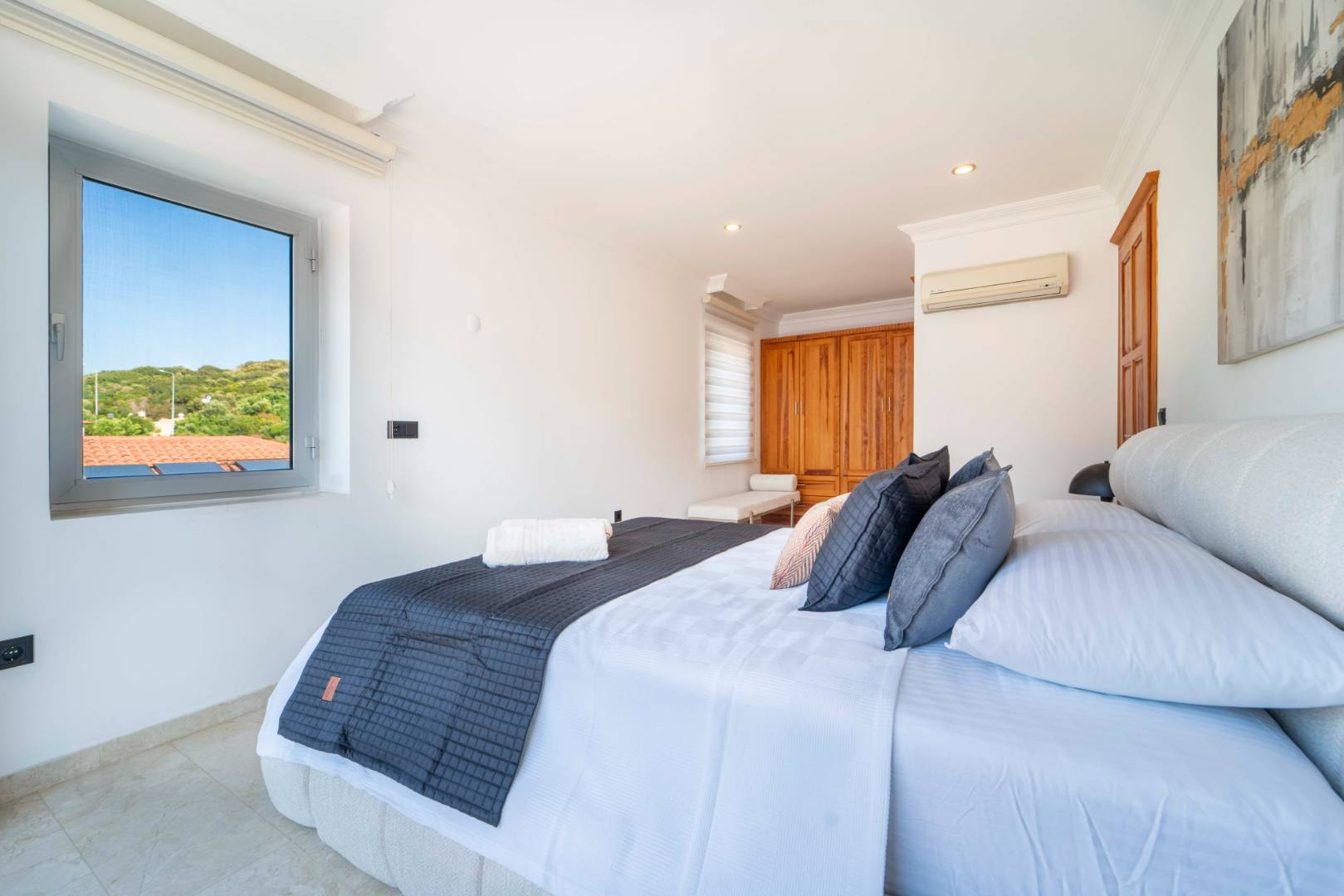 Kaş Andifli'de Denize Sıfır, Özel Havuzlu, Geniş Villa