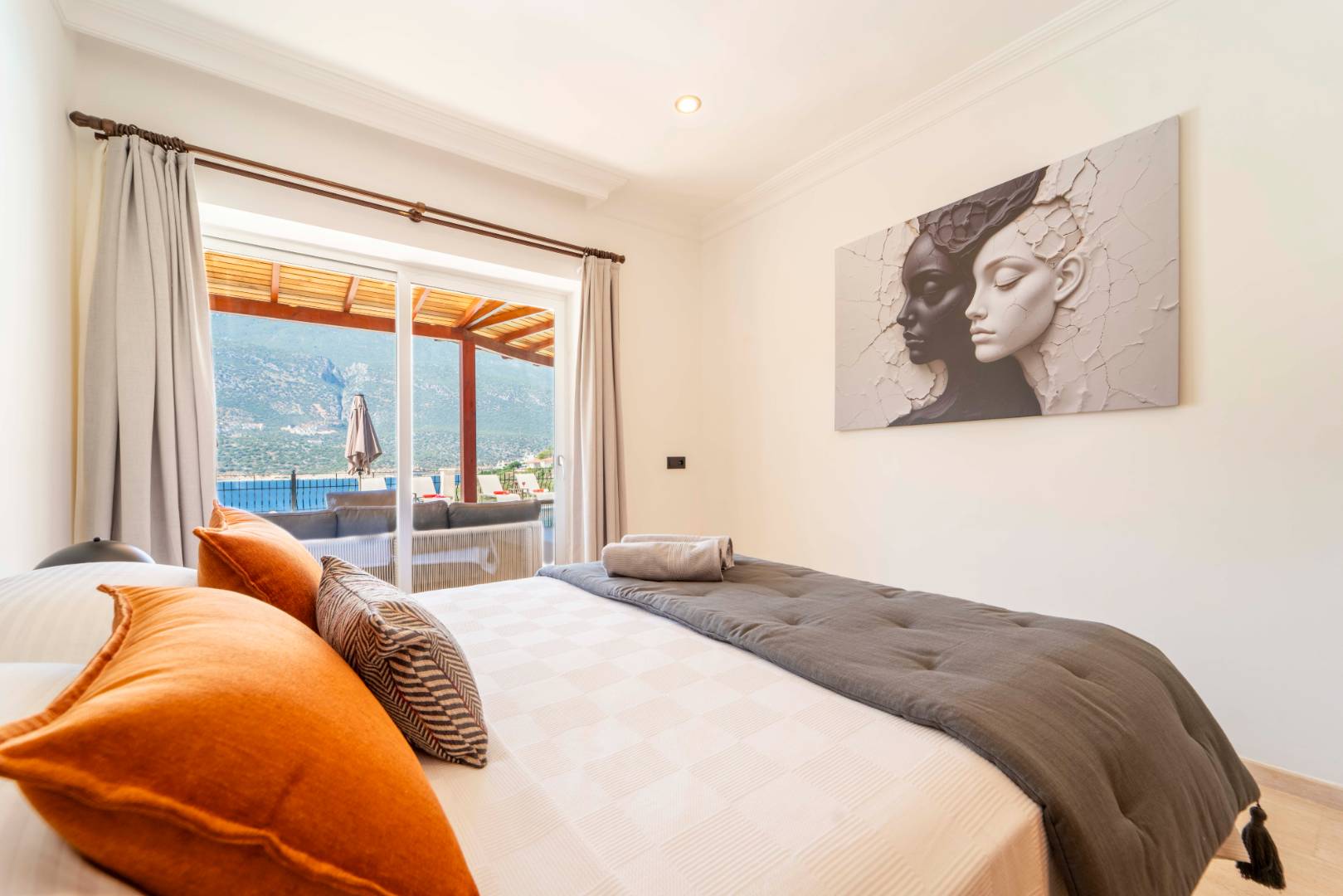 Kaş Andifli'de Enfes Deniz Manzaralı, Özel Havuzlu, Lüks Villa