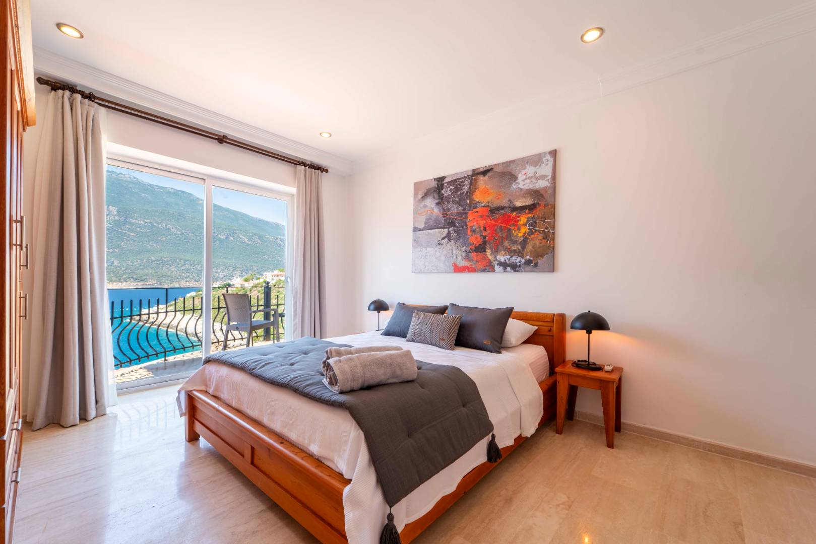 Kaş Andifli'de Enfes Deniz Manzaralı, Özel Havuzlu, Lüks Villa