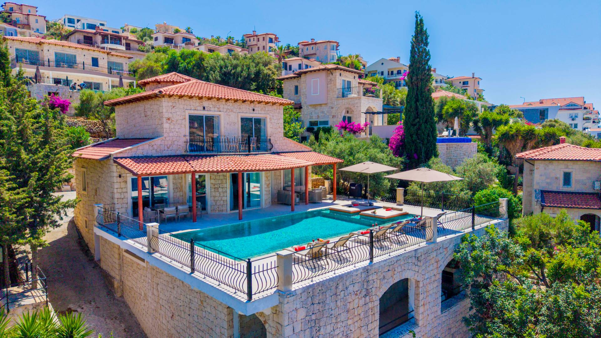 Kaş Andifli'de Enfes Deniz Manzaralı, Özel Havuzlu, Lüks Villa