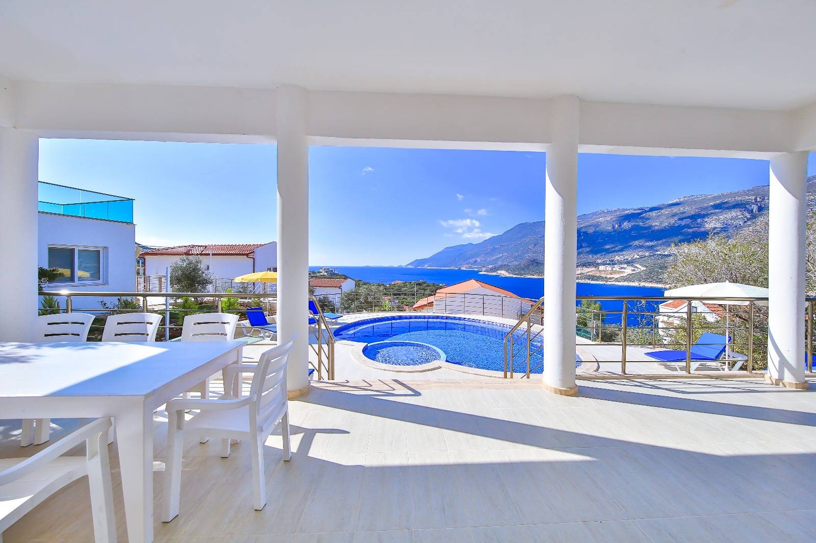 Kaş Andifli'de Enfes Deniz Manzaralı, Sonsuzluk Havuzlu, Modern Villa 46094 — 2