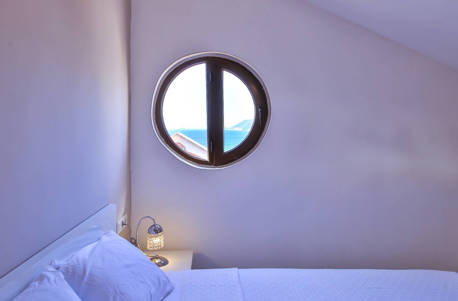 Kaş Andifli'de Enfes Deniz Manzaralı, Sonsuzluk Havuzlu, Modern Villa