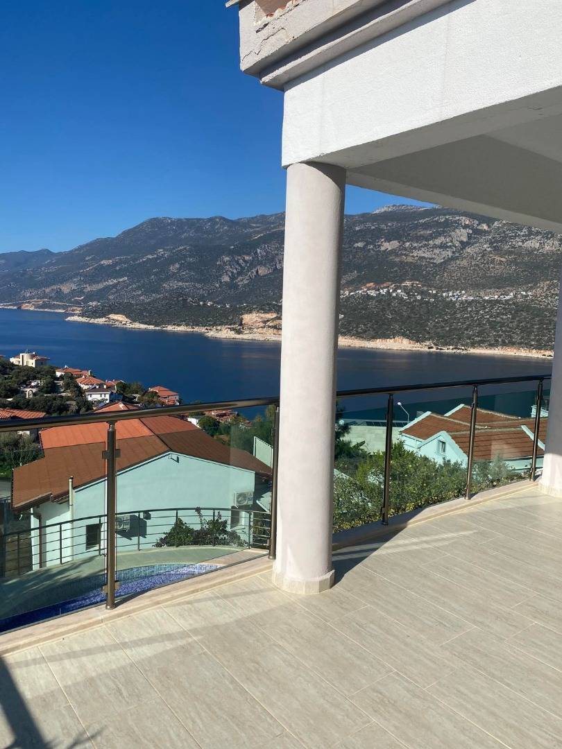Kaş Andifli'de Enfes Deniz Manzaralı, Sonsuzluk Havuzlu, Modern Villa