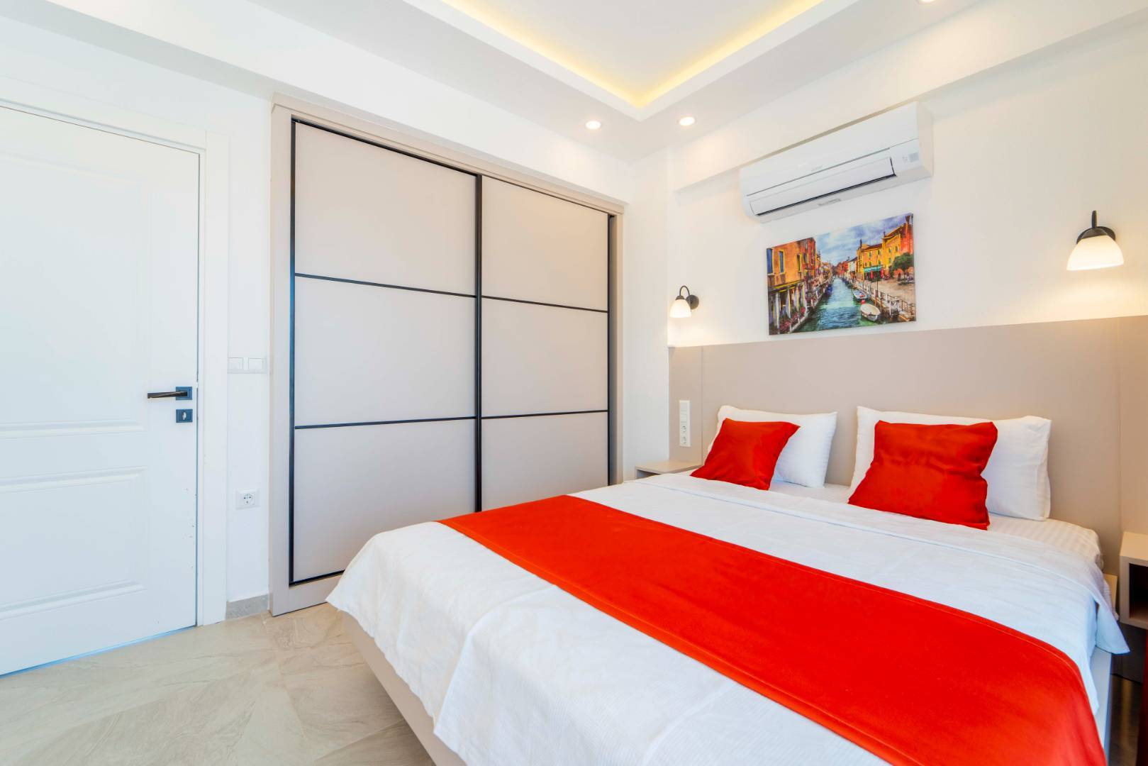 Kaş Andifli'de Yemyeşil Bahçeli, Özel Havuzlu, Konforlu Villa