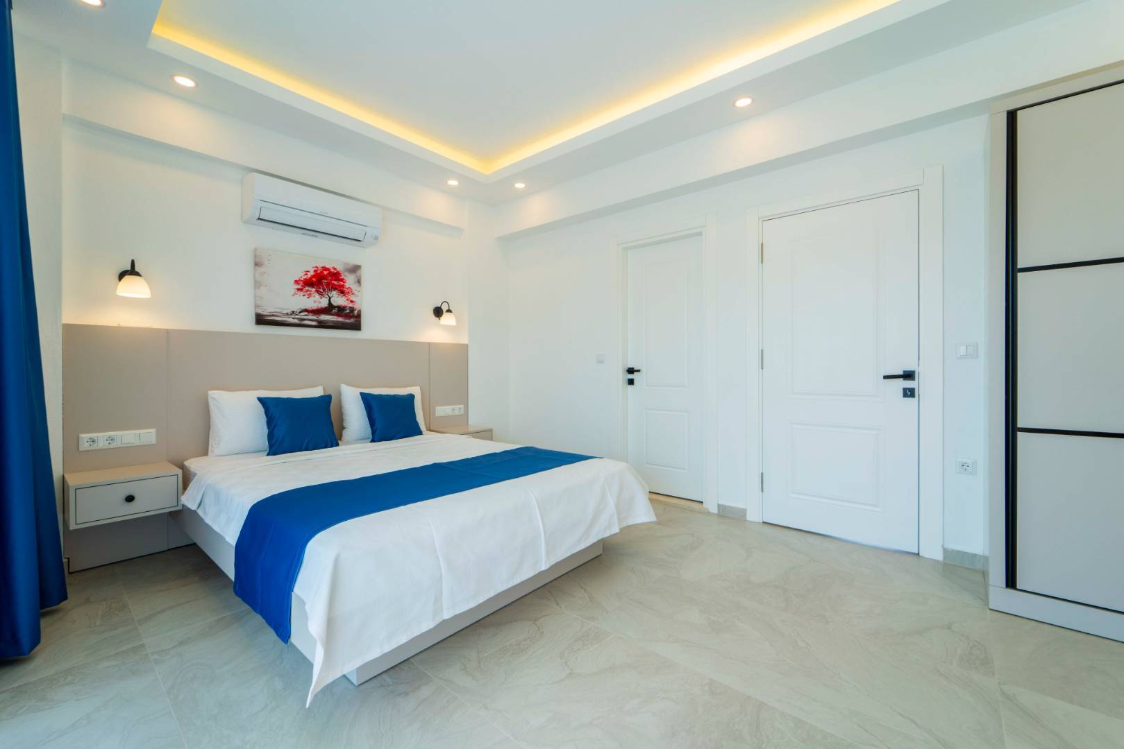 Kaş Andifli'de Yemyeşil Bahçeli, Özel Havuzlu, Konforlu Villa