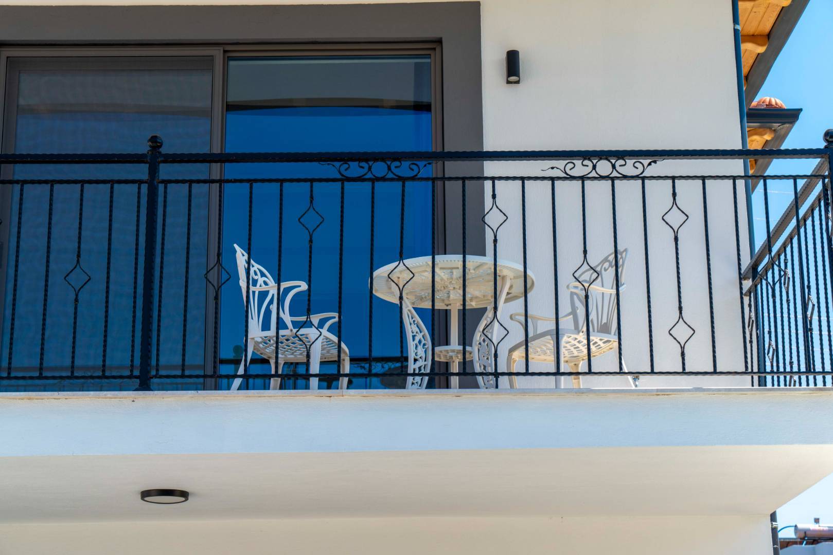 Kaş Andifli'de Yemyeşil Bahçeli, Özel Havuzlu, Konforlu Villa