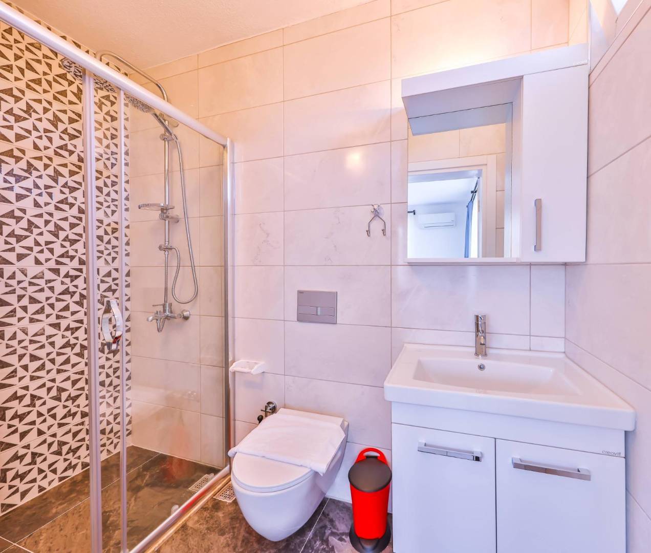Kaş Bayındır'da Doğa İçerisinde, Özel Havuzlu, Konforlu Villa
