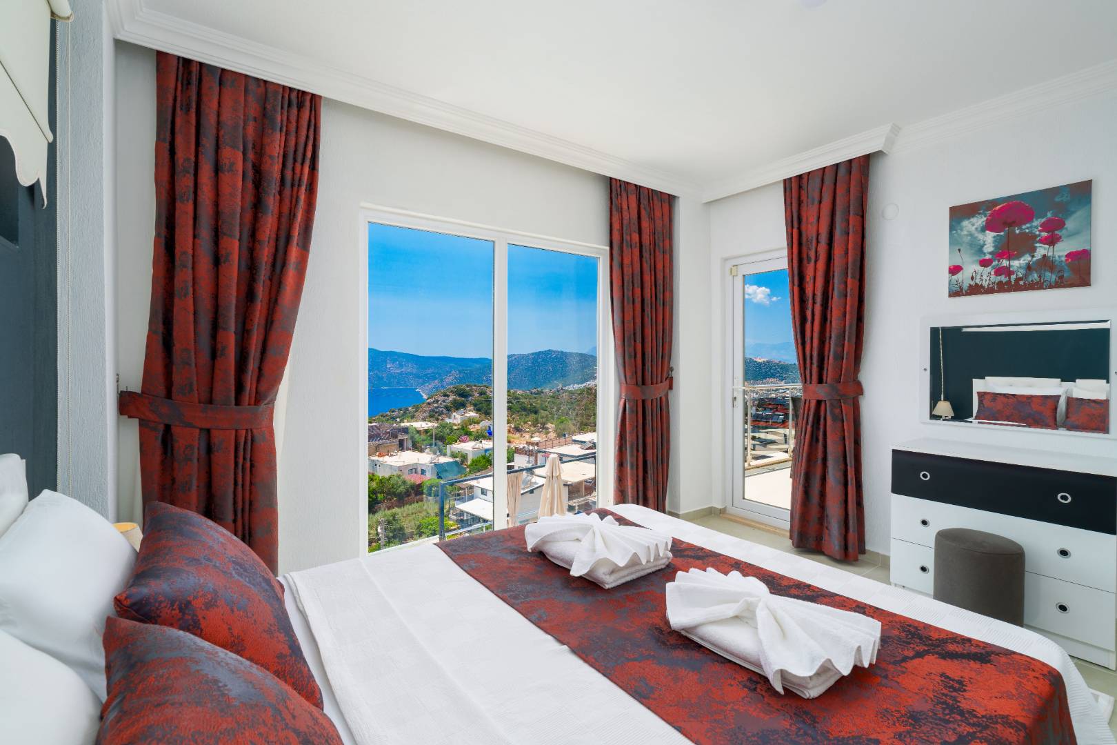 Kaş Bezirgan'da Deniz Manzaralı, Özel Havuzlu, 4+1 Villa