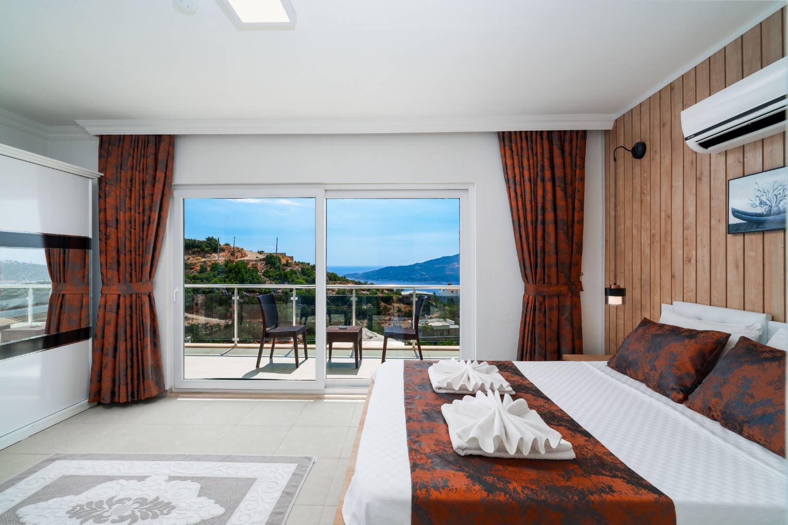 Kaş Bezirgan'da Deniz Manzaralı, Özel Havuzlu, 4+1 Villa