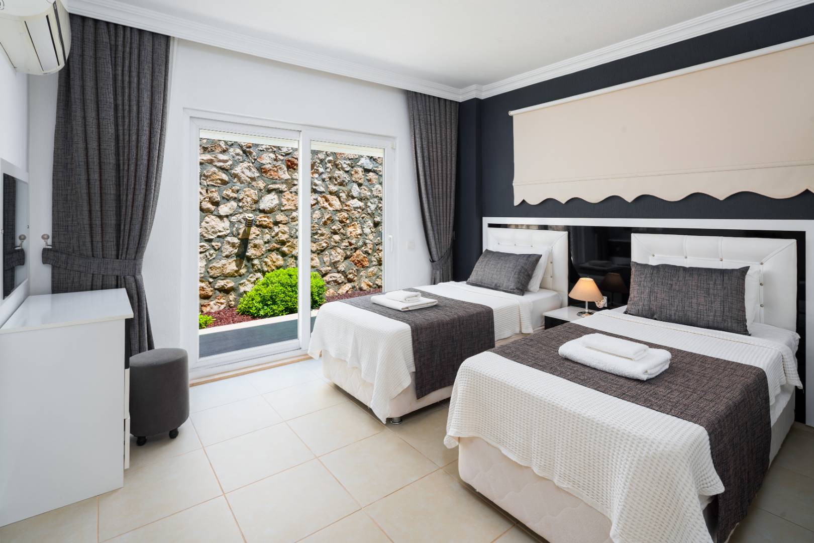 Kaş Bezirgan'da Deniz Manzaralı, Özel Havuzlu, 4+1 Villa