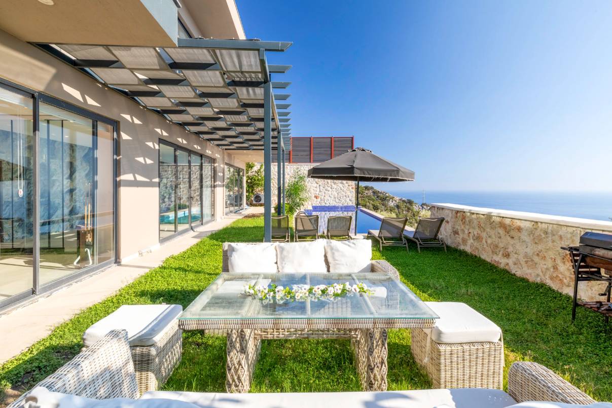 Kaş Bezirgan'da Deniz Manzaralı, Özel Havuzlu, Jakuzili, Lüks Villa