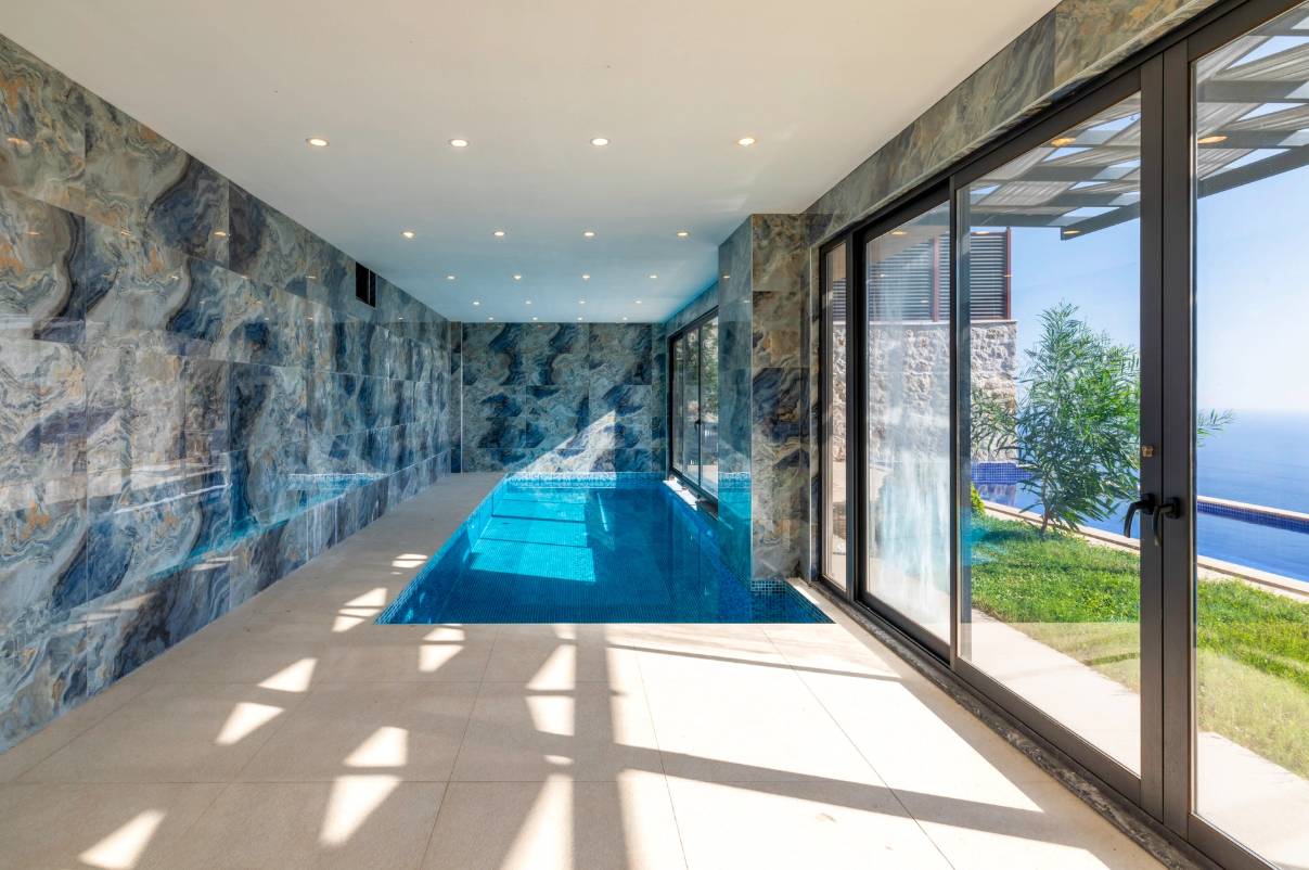 Kaş Bezirgan'da Deniz Manzaralı, Özel Havuzlu, Jakuzili, Lüks Villa