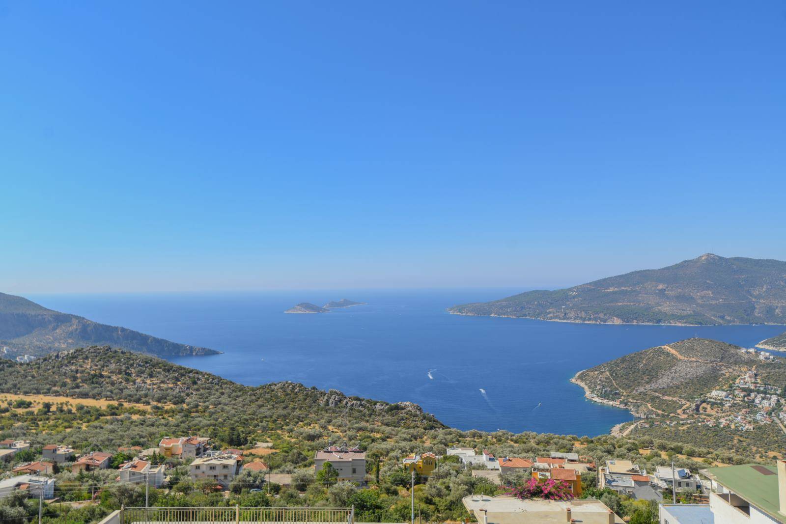 Kaş Bezirgan'da Doğa Manzaralı, Özel Havuzlu, Ferah Villa