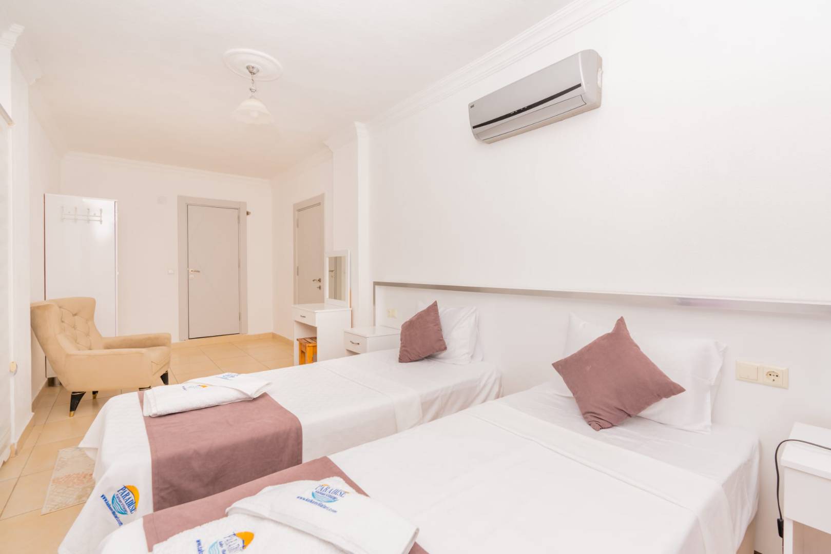Kaş Bezirgan'da Enfes Deniz Manzaralı, Özel Havuzlu, Konforlu Villa