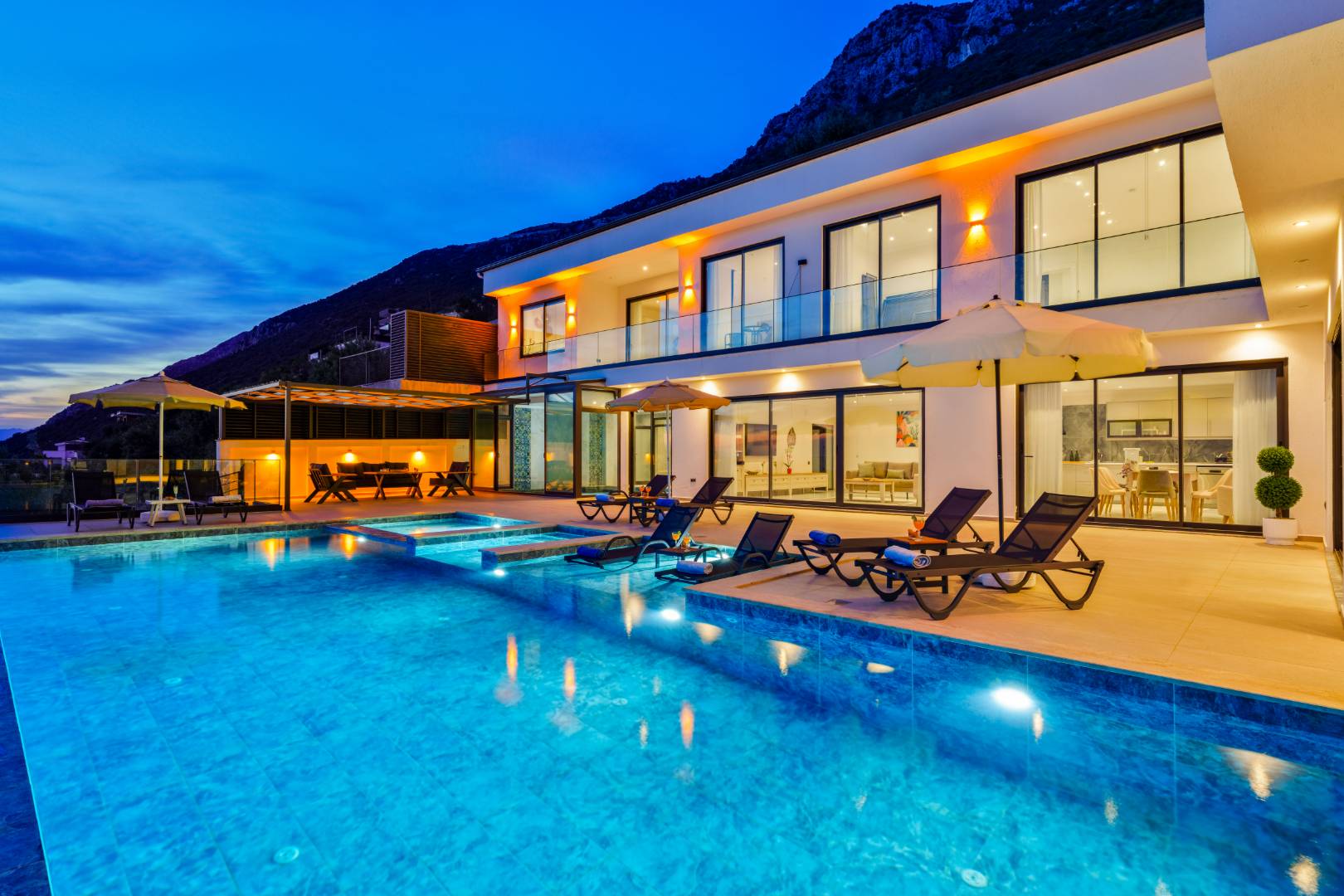 Kaş Bezirgan'da Enfes Deniz Manzaralı, Özel Havuzlu, Olanaklı Lüks Villa 46410 — 3
