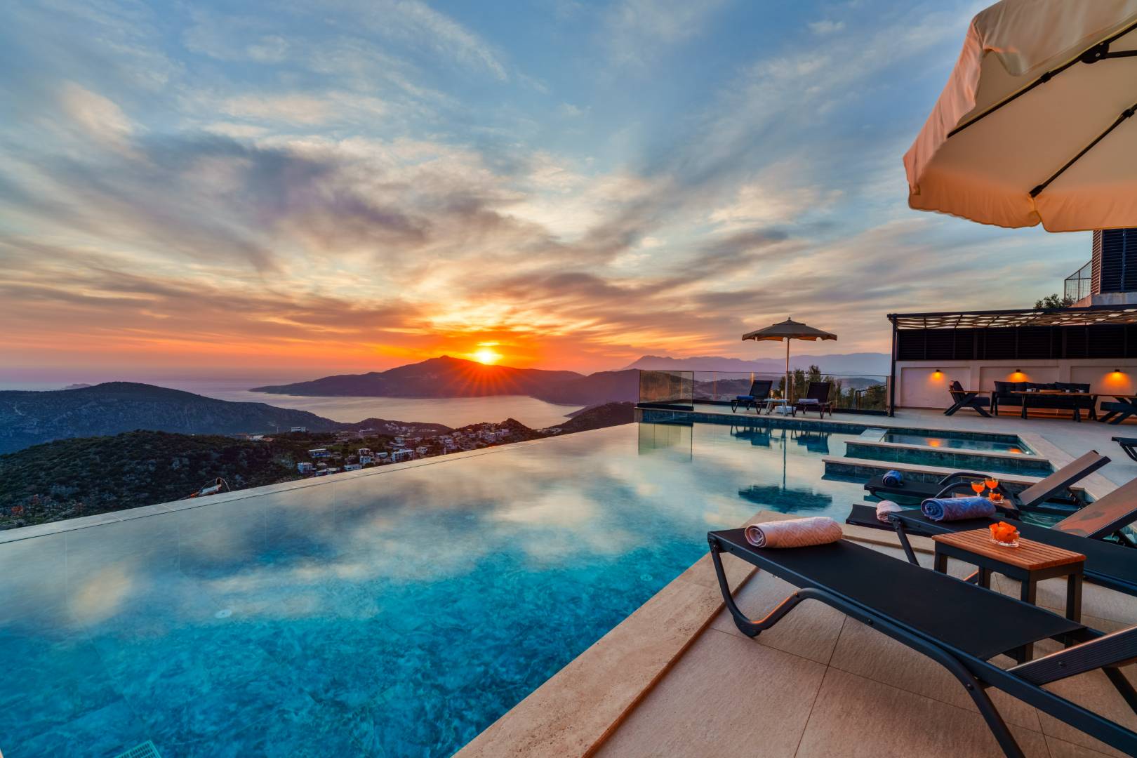 Kaş Bezirgan'da Enfes Deniz Manzaralı, Özel Havuzlu, Olanaklı Lüks Villa 46410 — 6