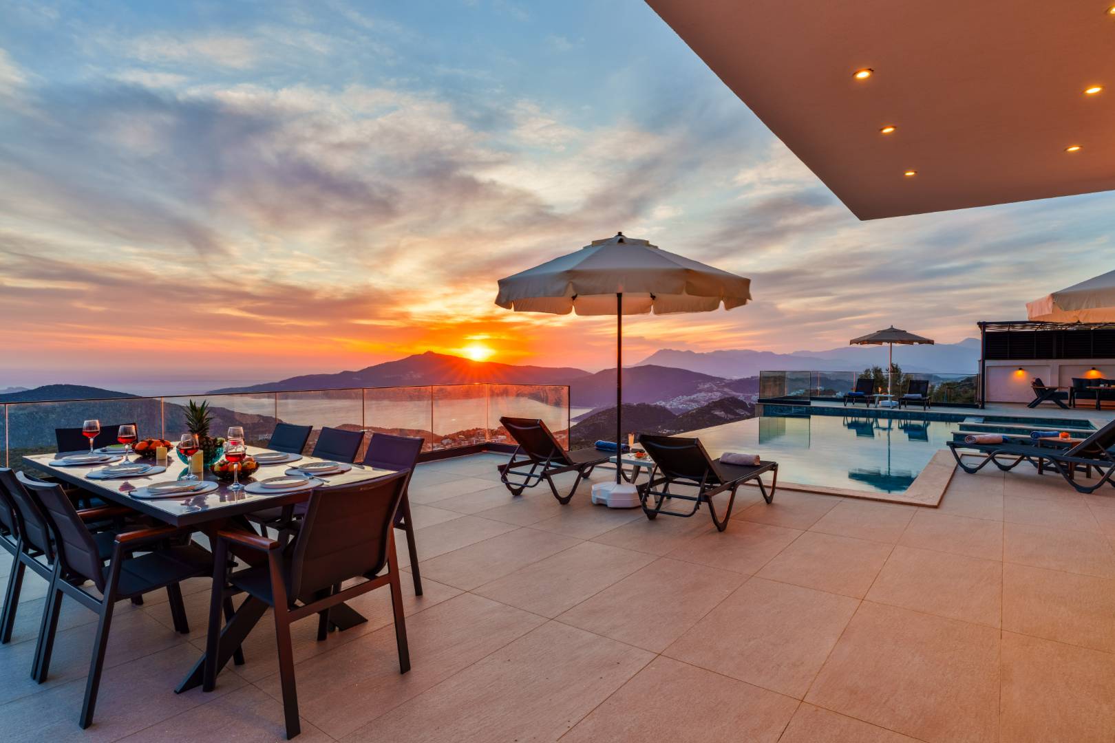 Kaş Bezirgan'da Enfes Deniz Manzaralı, Özel Havuzlu, Olanaklı Lüks Villa 46410 — 9