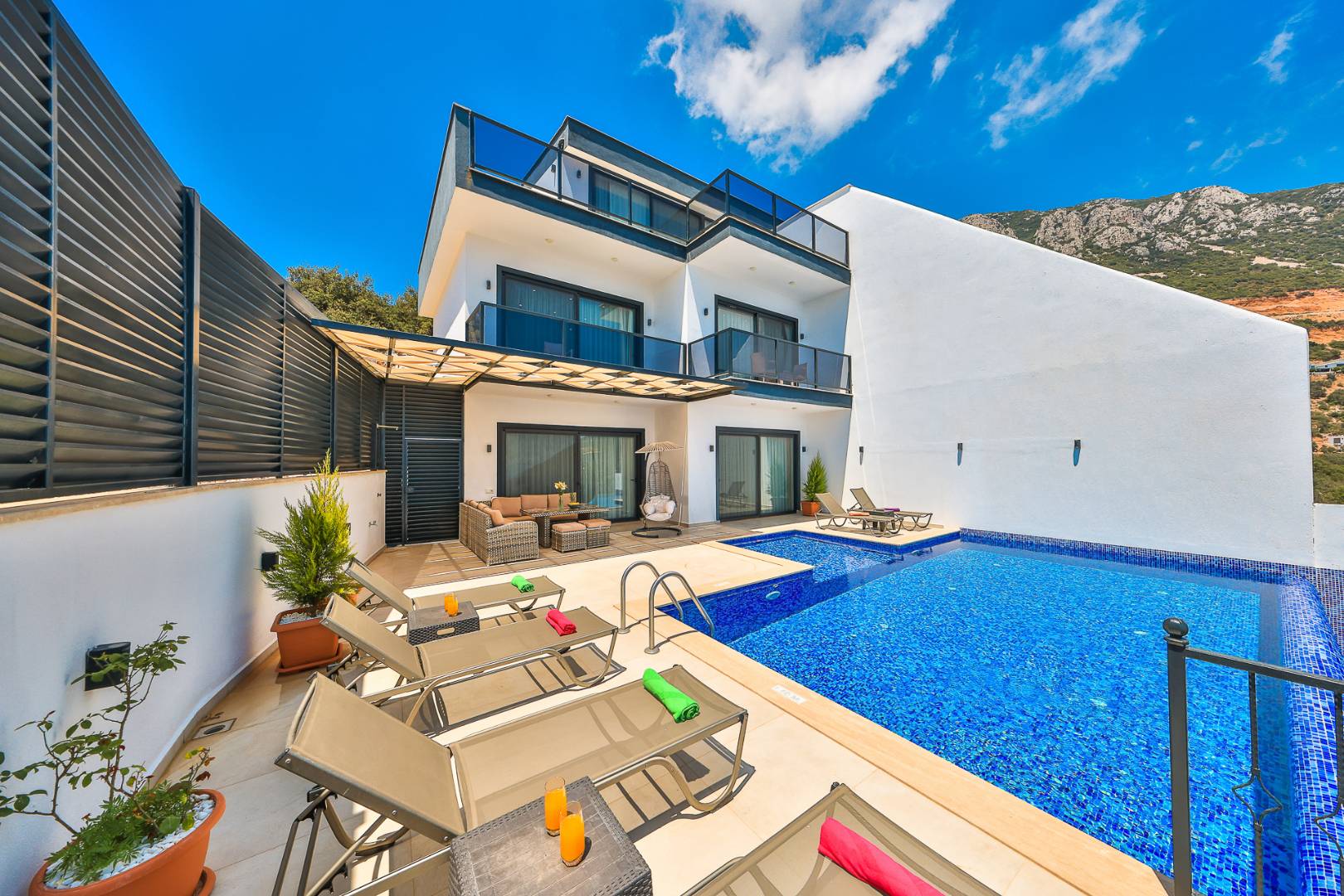 Kaş Bezirgan'da Eşsiz Deniz Manzaralı, Özel Havuzlu, Lüks Villa