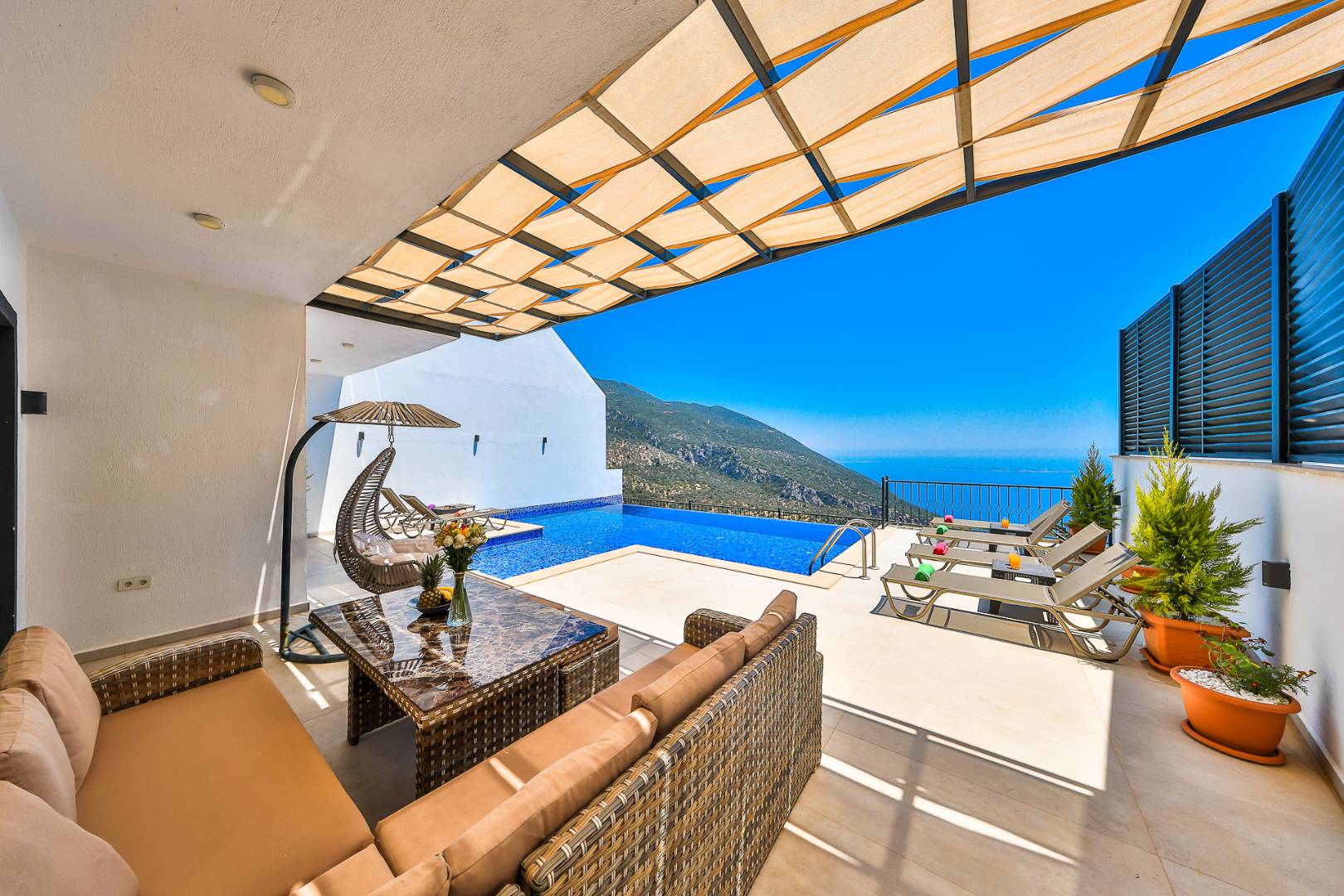 Kaş Bezirgan'da Eşsiz Deniz Manzaralı, Özel Havuzlu, Lüks Villa