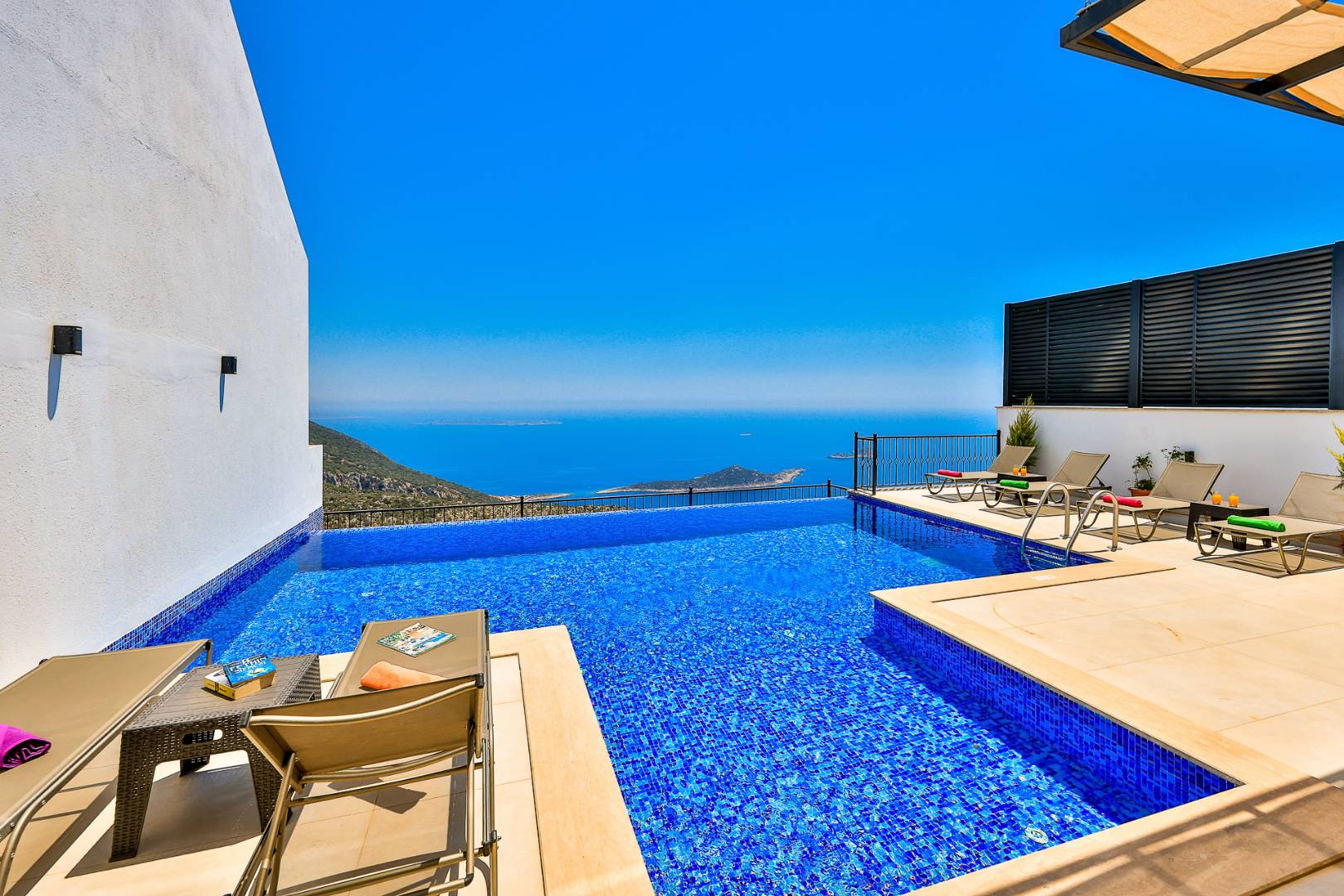 Kaş Bezirgan'da Eşsiz Deniz Manzaralı, Özel Havuzlu, Lüks Villa