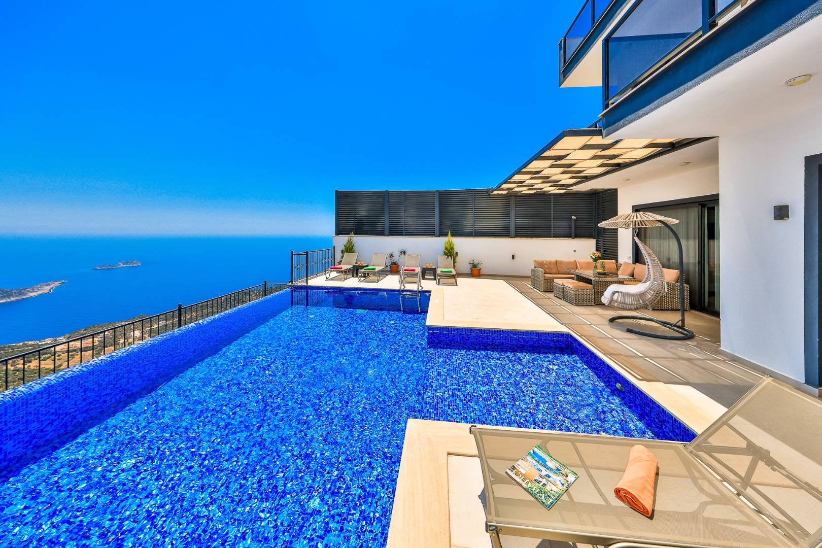 Kaş Bezirgan'da Eşsiz Deniz Manzaralı, Özel Havuzlu, Lüks Villa