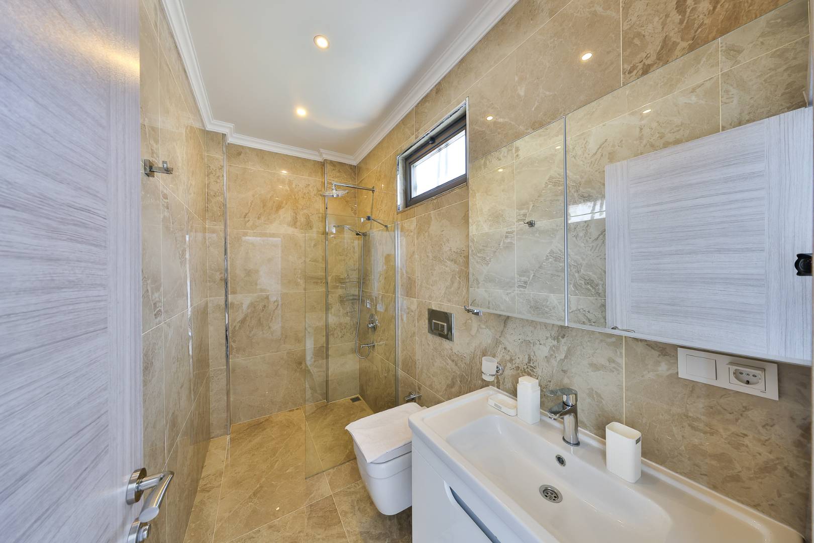 Kaş Bezirgan'da Eşsiz Deniz Manzaralı, Özel Havuzlu, Lüks Villa