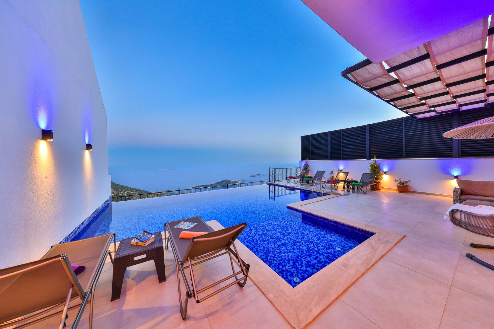 Kaş Bezirgan'da Eşsiz Deniz Manzaralı, Özel Havuzlu, Lüks Villa