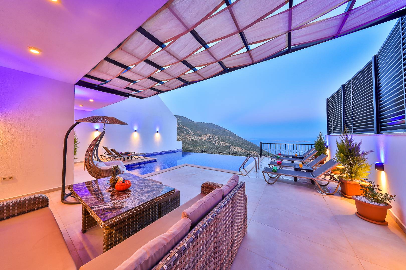 Kaş Bezirgan'da Eşsiz Deniz Manzaralı, Özel Havuzlu, Lüks Villa